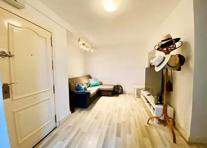 Valencia Guest Rooms Near The Beach In Shared Apartment