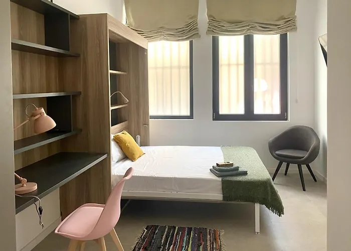 Habitacion En Playa Malvarrosa Con Bano Privado -No Ac-