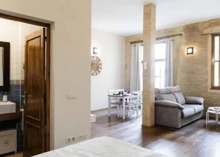 Serranos Flat By Concept Flats