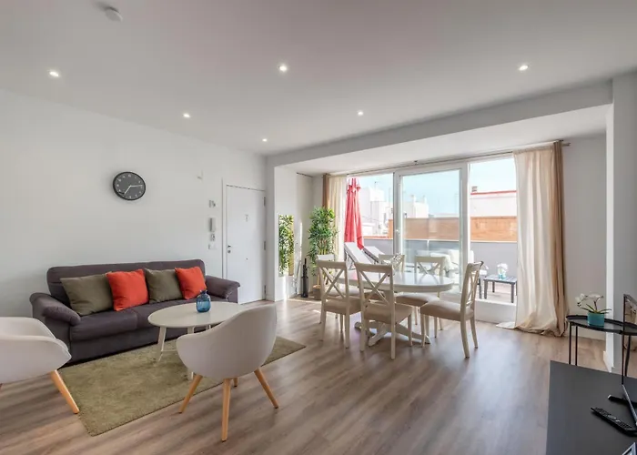 Spacious Penthouse With Private Terrace