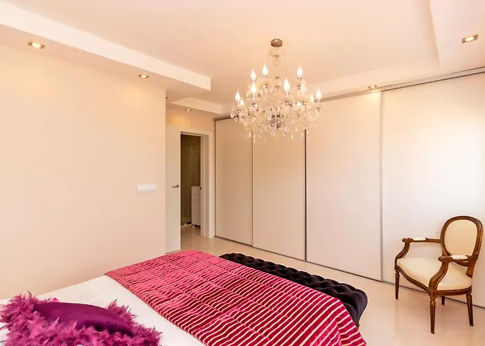 The White Apartment: Luxury, Beach And Design