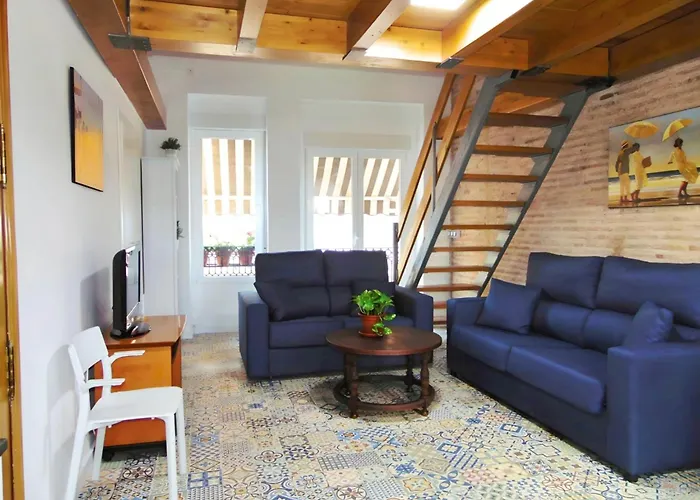 Casita Con Terraza En Cabanyal