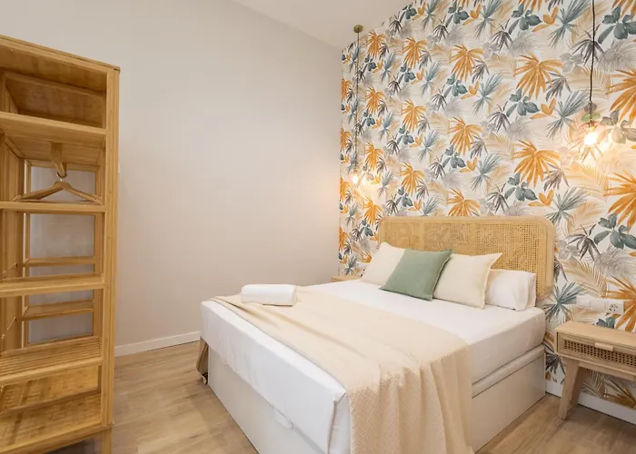 Florit Flats - The Trafalgar Apartment II