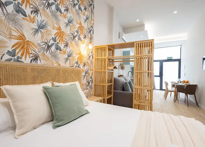 Florit Flats - The Trafalgar Apartments I