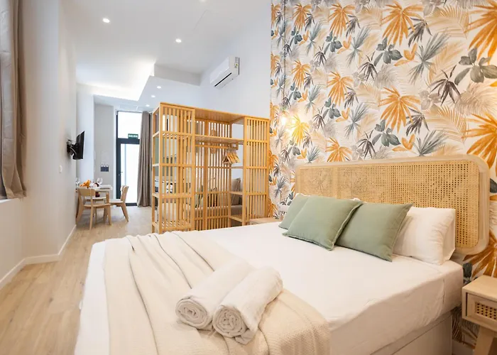 Florit Flats - The Trafalgar Apartment IV