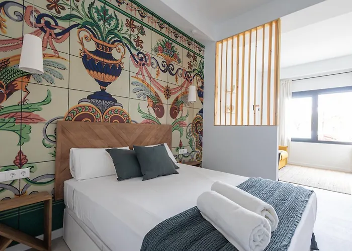 Florit Flats - Stylish Valencia Ceramic Apartments With Free Bicycles By The Joaquin Sorolla Station