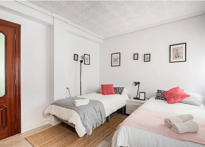 Piso Centrico En Valencia Y Cerca De La Playa
