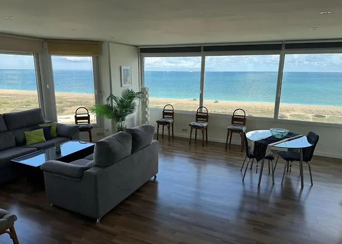 Spacious Apartment In Valencia With Sea View - 160 Sqm