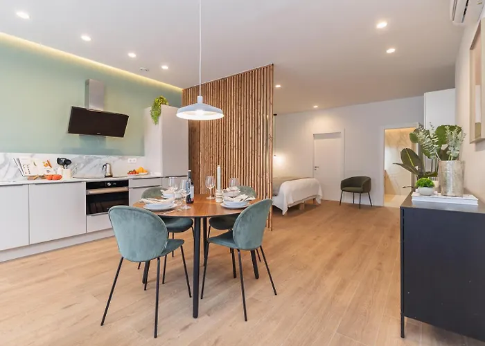 Explore Valencia Luxury Meets Comfort