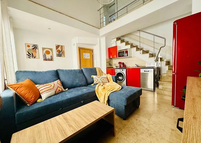 Abat 3 Cool & Wide Duplex Next To The Cathedral