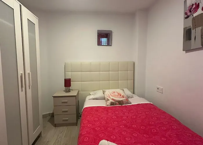 Apartamento De Tres Habitaciones, Valencia Playa