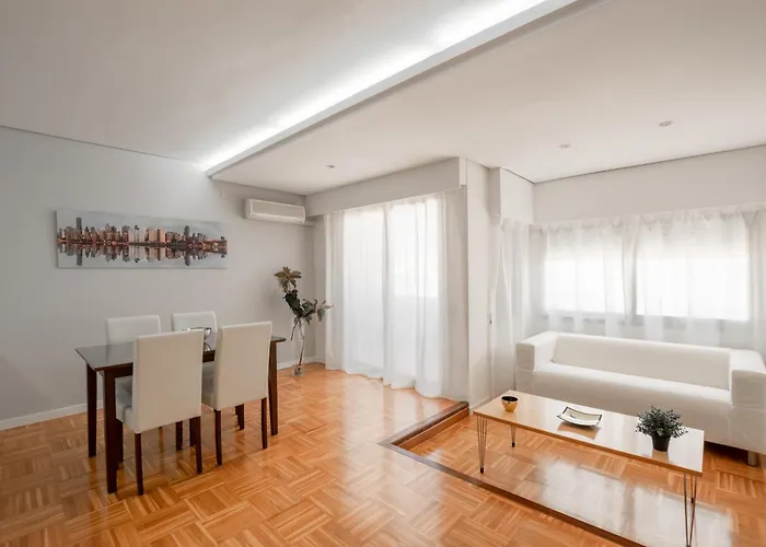 Very Central And Sunny Apartment In Gran Via