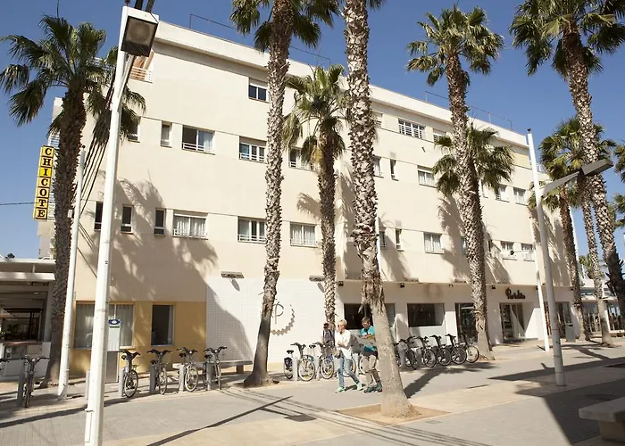 Malvarrosa Beach Rooms