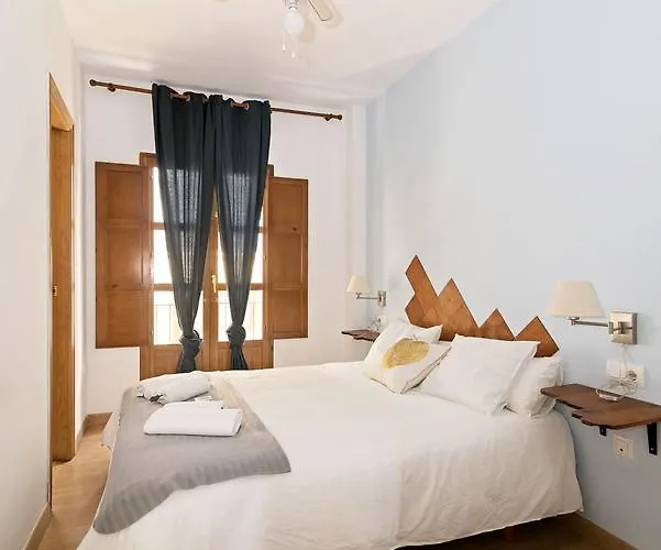 My Apartments - Plaza De La Reina