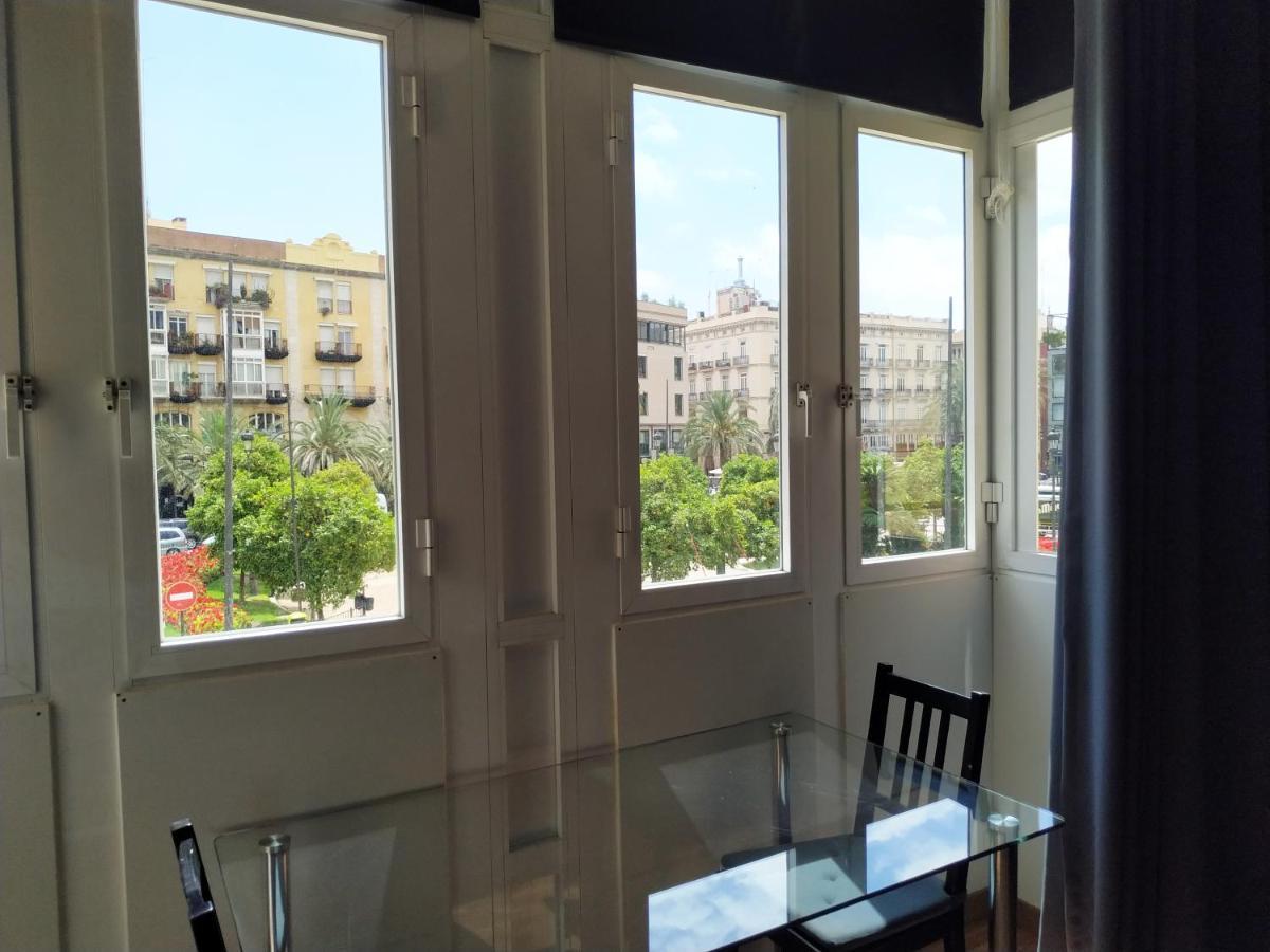 Flats Friends Plaza De La Reina Guest house 2*