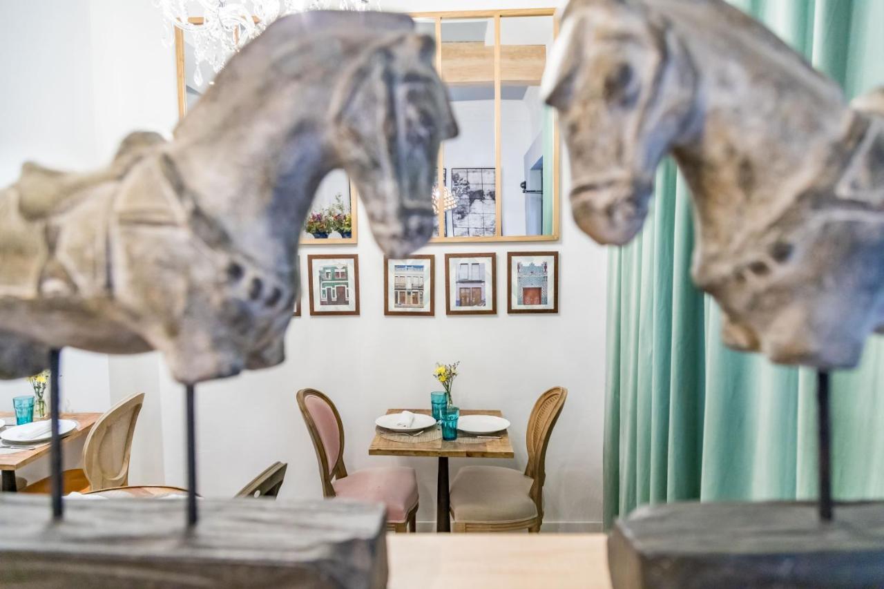 Maison Reina Bed & Breakfast 3*