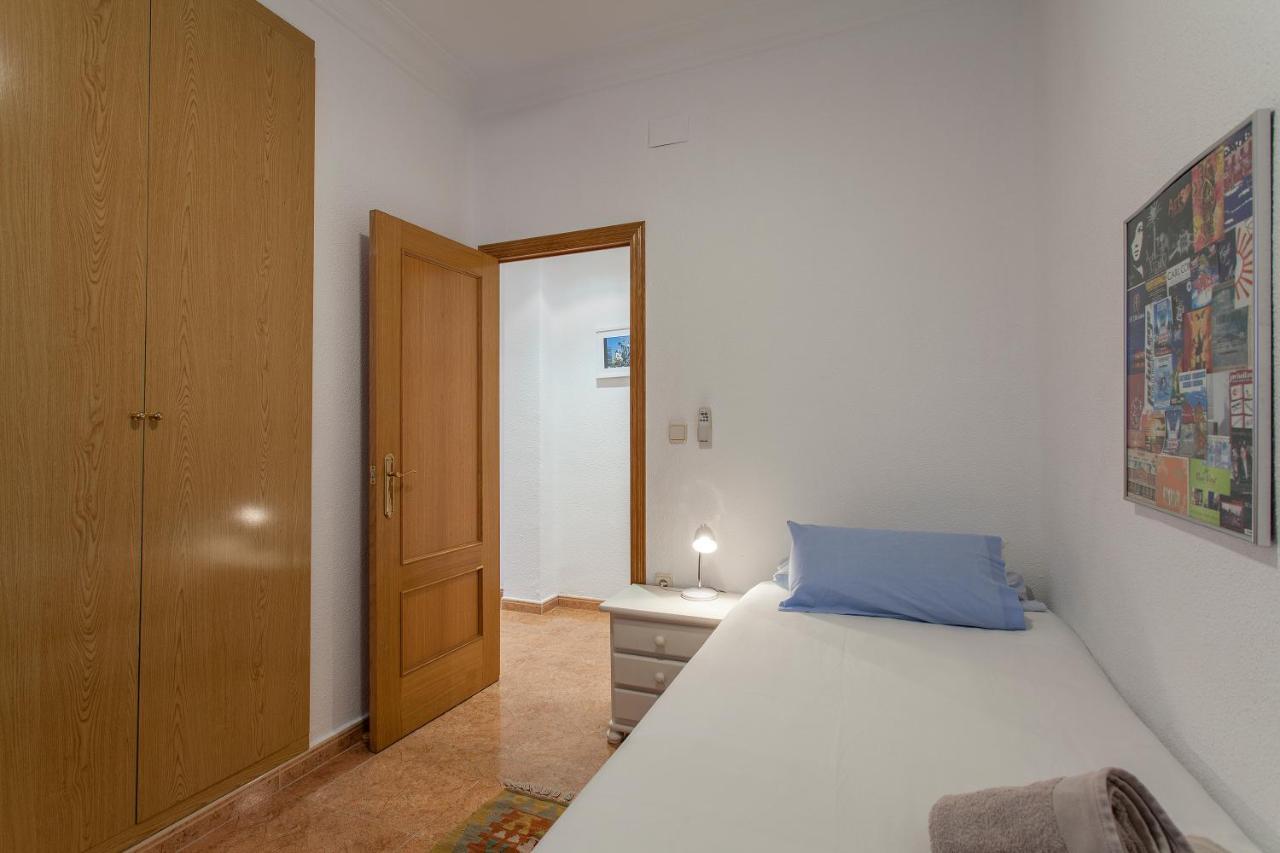 Apartment Near The Marina, Valencia