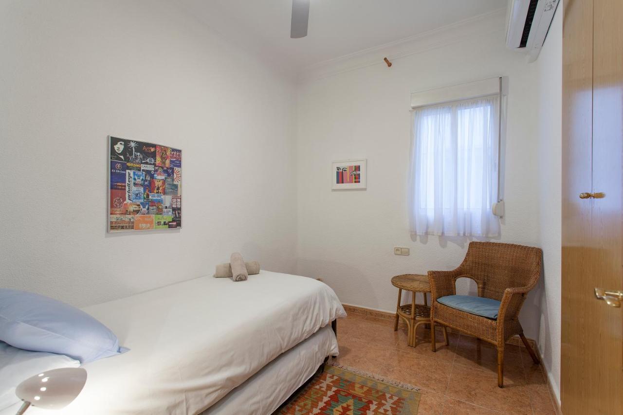 Apartment Near The Marina, Valencia