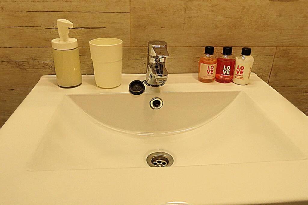 With Jacuzzi Free Wifi Apartment