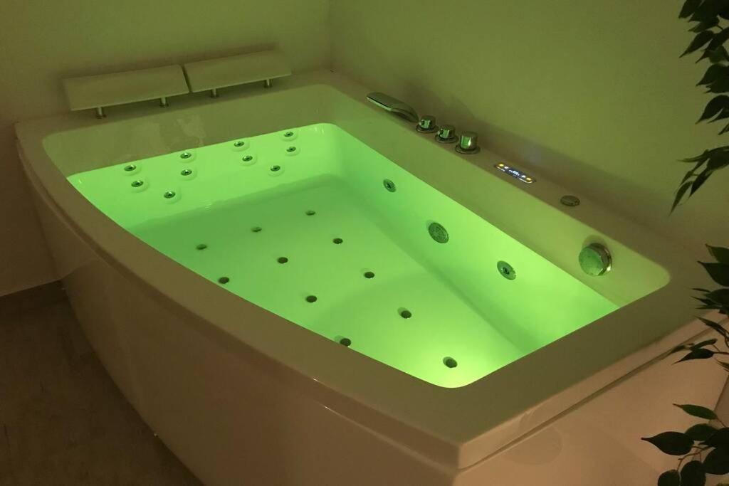 With Jacuzzi Free Wifi Apartment Valencia