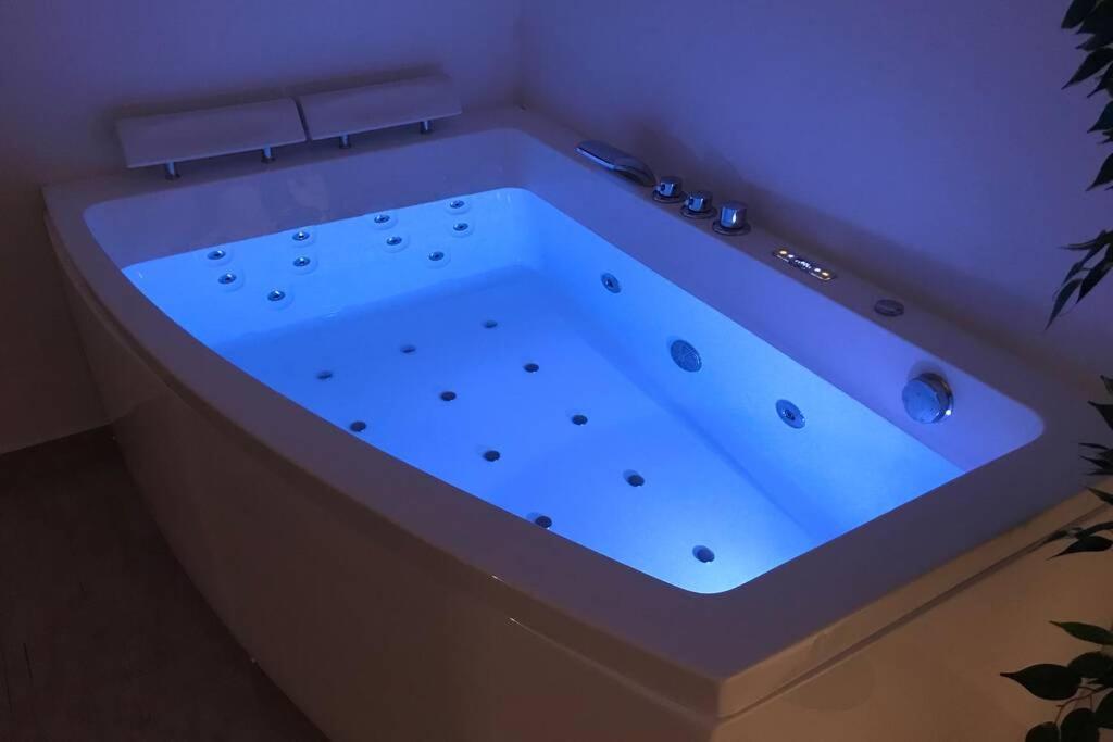 With Jacuzzi Free Wifi Valencia