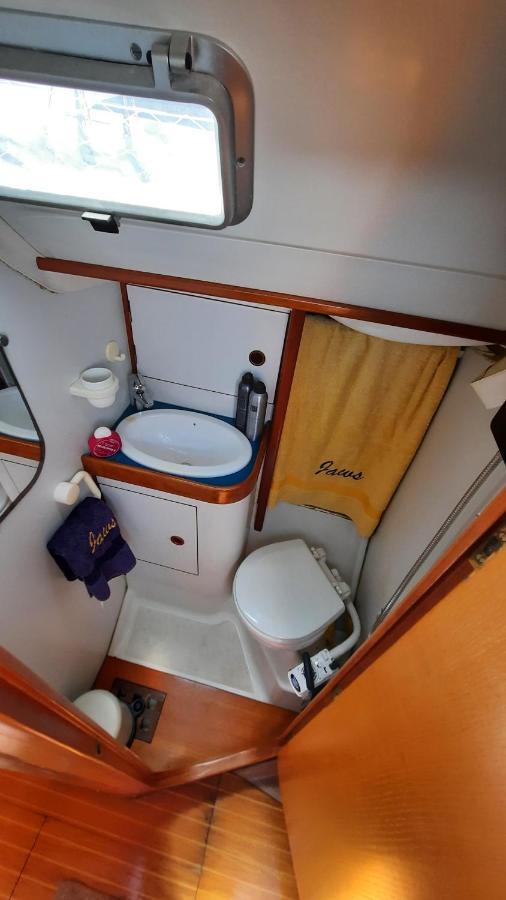 Velero Jaws Evasion Botel