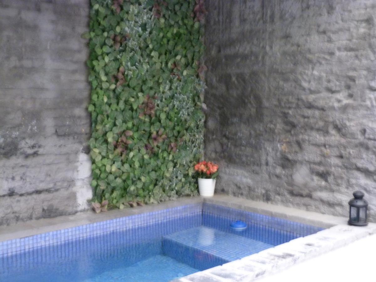 Pequeno Con Mini Piscina - No Climatizada *