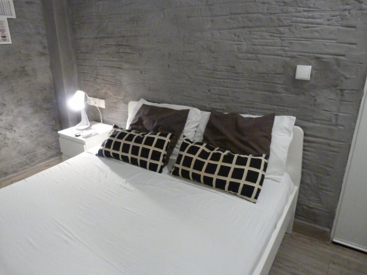 Pequeno Con Mini Piscina - No Climatizada Appartement *