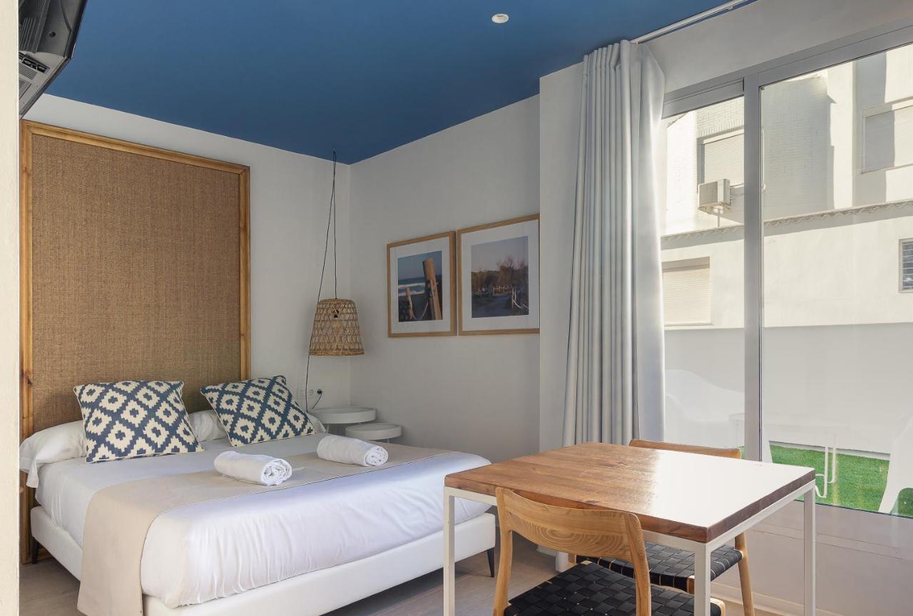 & Co. Saler Boutique 3*