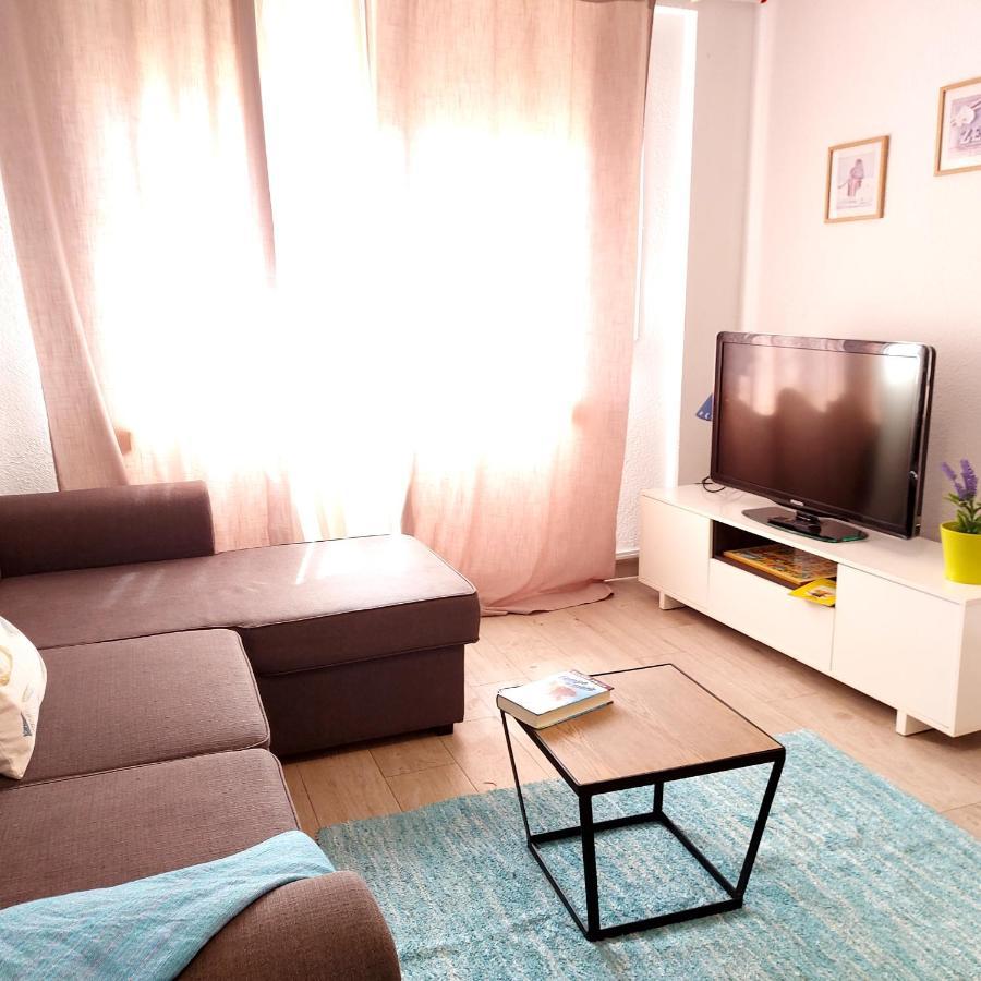 Malvarrosa Familiar, Beach Wifi Apartment *