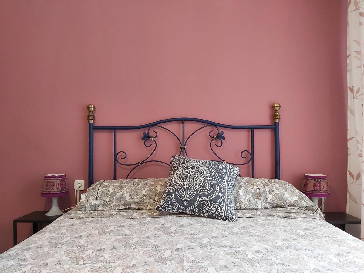 Manuelito Rooms II Valencia Homestay