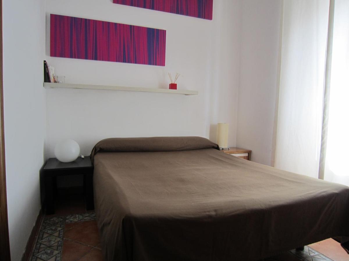 Main Station Apartment *
