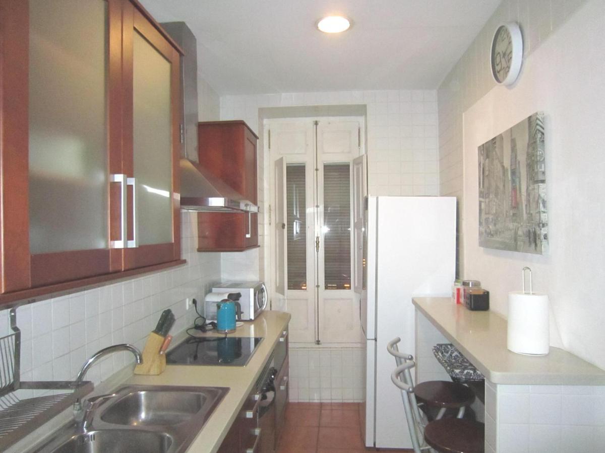 Main Station Apartment *