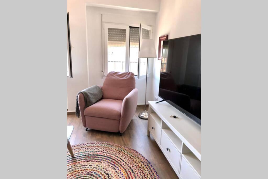 Beautiful And Renovated In The Center Apartment *
