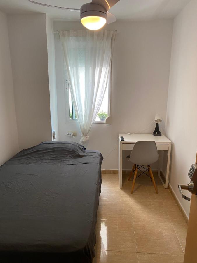 Homestay Single In My At The Beach Valencia