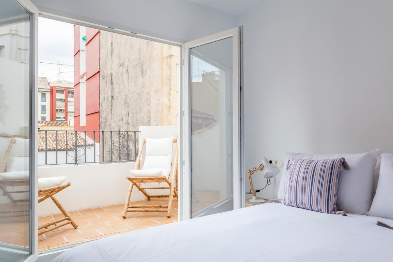 Three Floor House With Terrace
