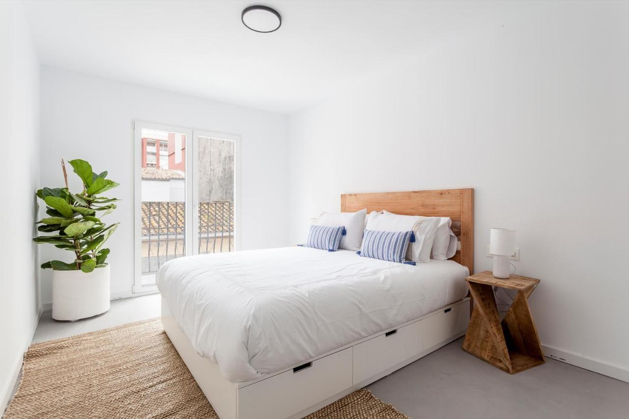 Three Floor House With Terrace Holiday home *