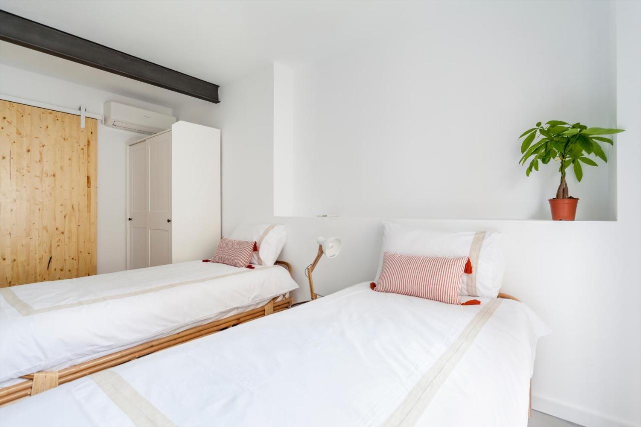 Three Floor House With Terrace *