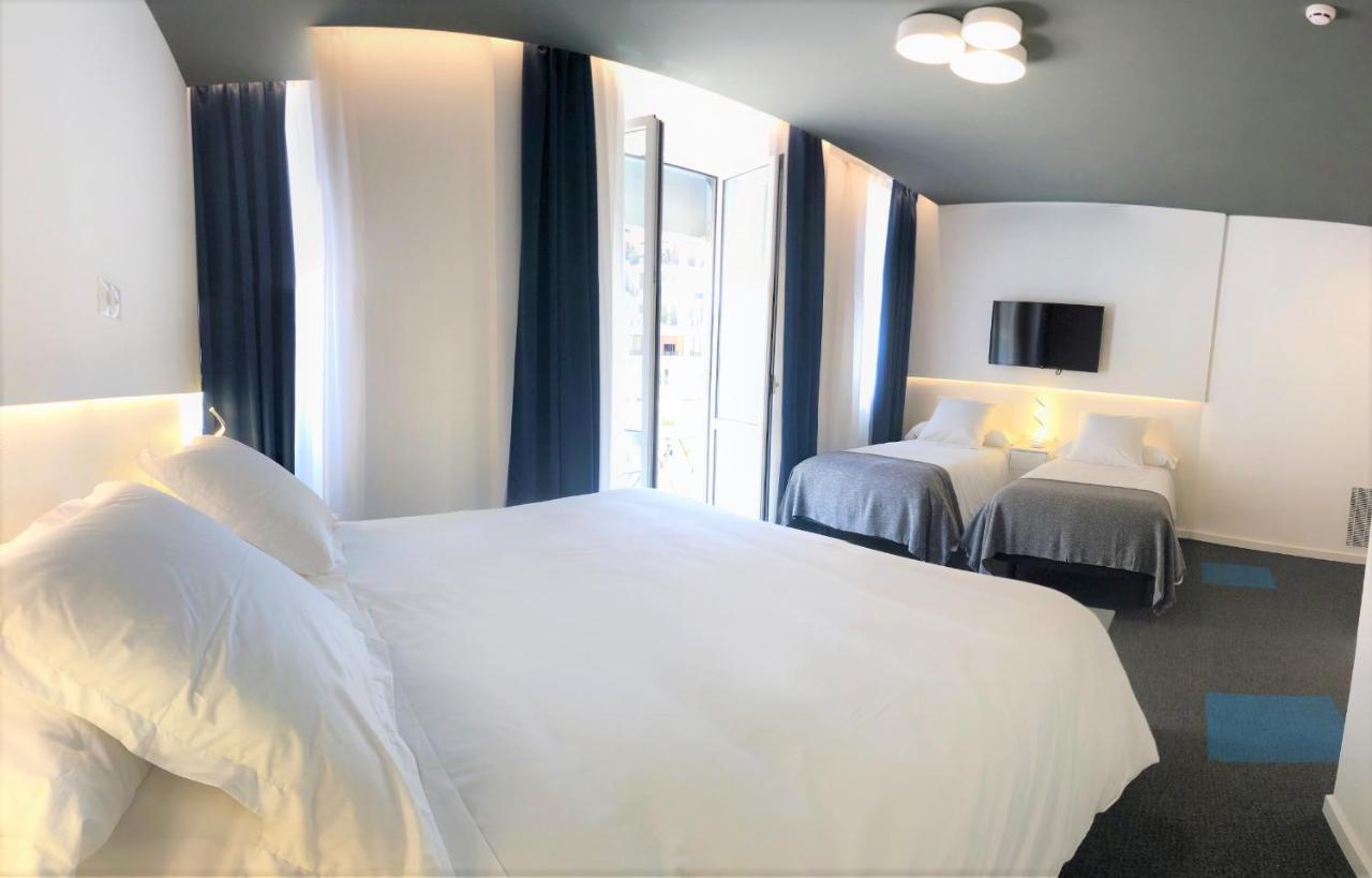 Plaza View Hotel *