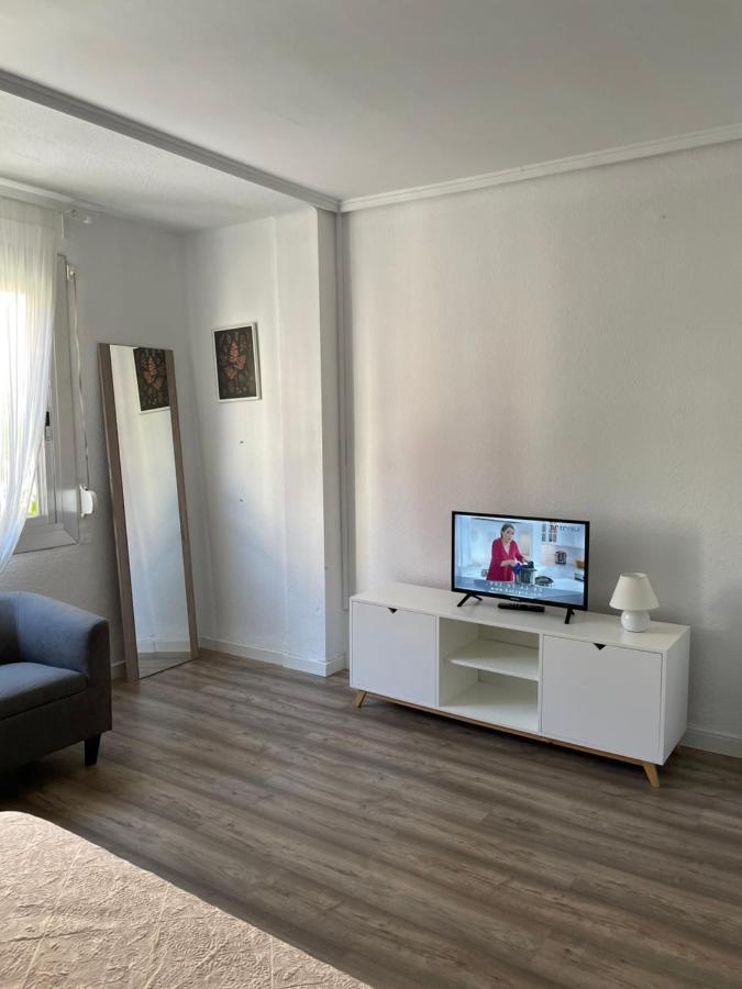 Homestay Bien Situada, Comoda Y Nueva Valencia