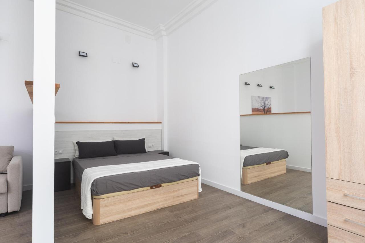 Exclusivos Lofts En Plaza Del Ayuntamiento Apartment