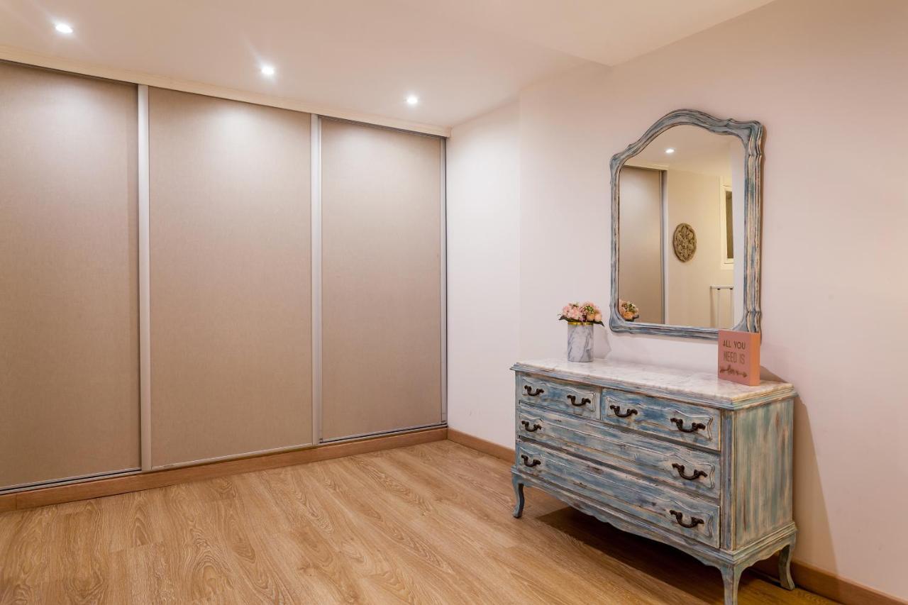 Lovely Duplex In Old Town Apartment *