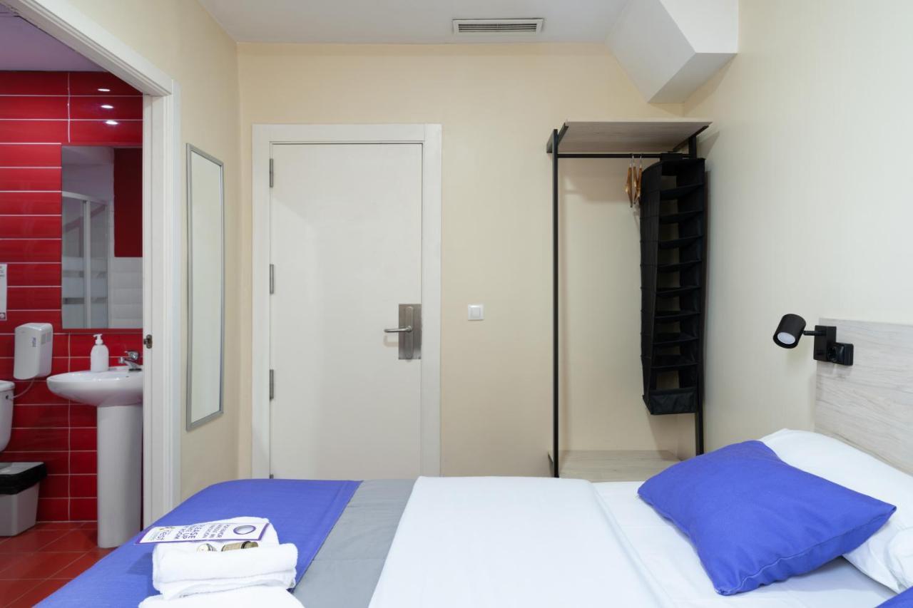 Purple Nest Hostel *