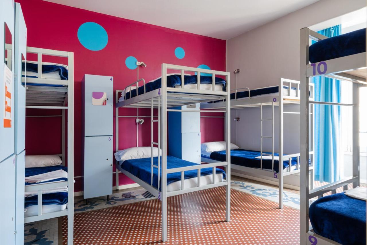 Purple Nest Hostel *