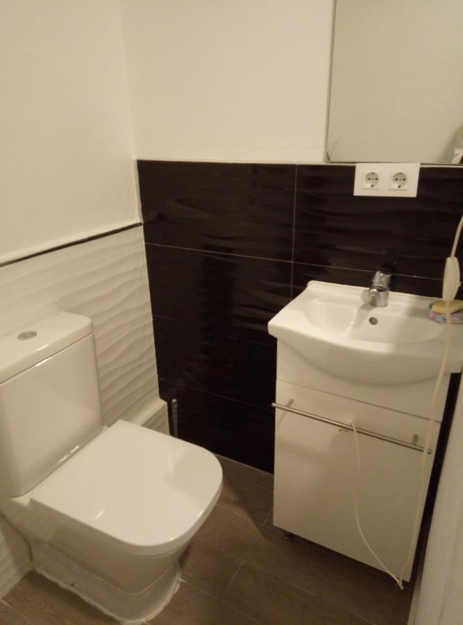 Alquilo Individual Con Aseo Privado Solo Chicas, Only Girls Homestay *