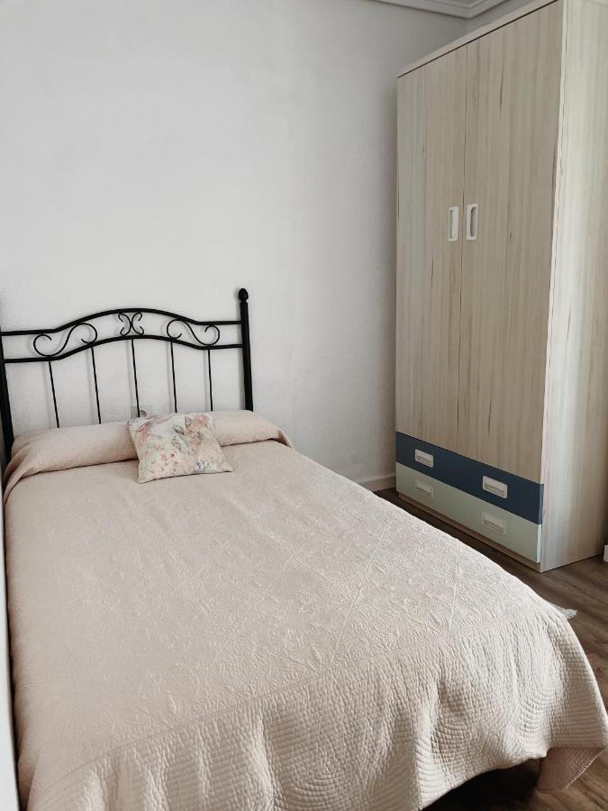 Homestay Bien Situada, Comoda Y Nueva Valencia