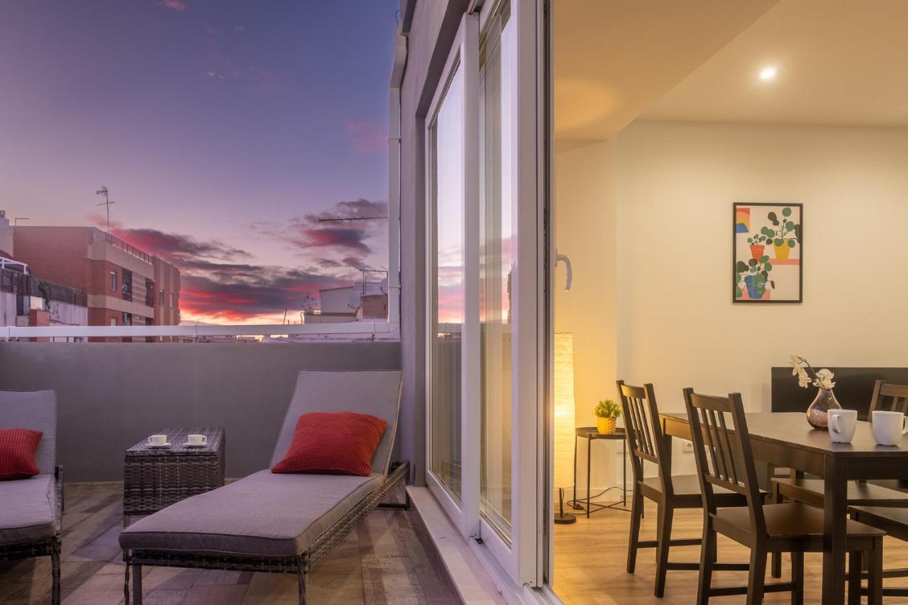 Spacious Penthouse With Private Terrace Apartment