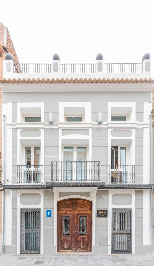 Reina 107 Boutique Guest house 2*