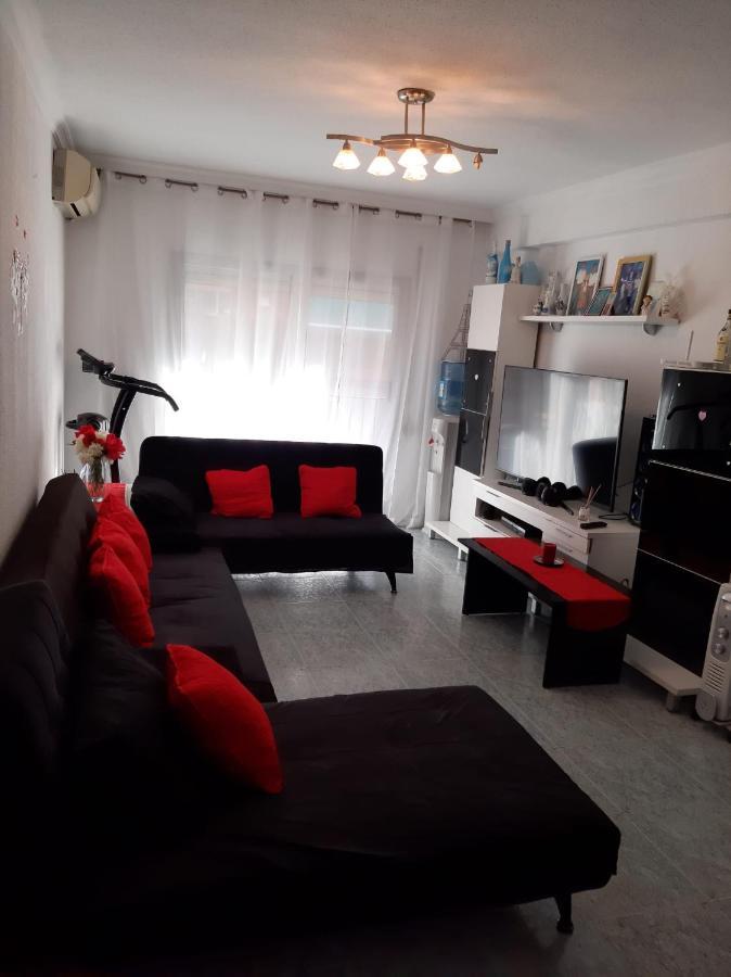 Homestay Grande En Piso Compartido Con 2 Adultos Y 1 Perrito *