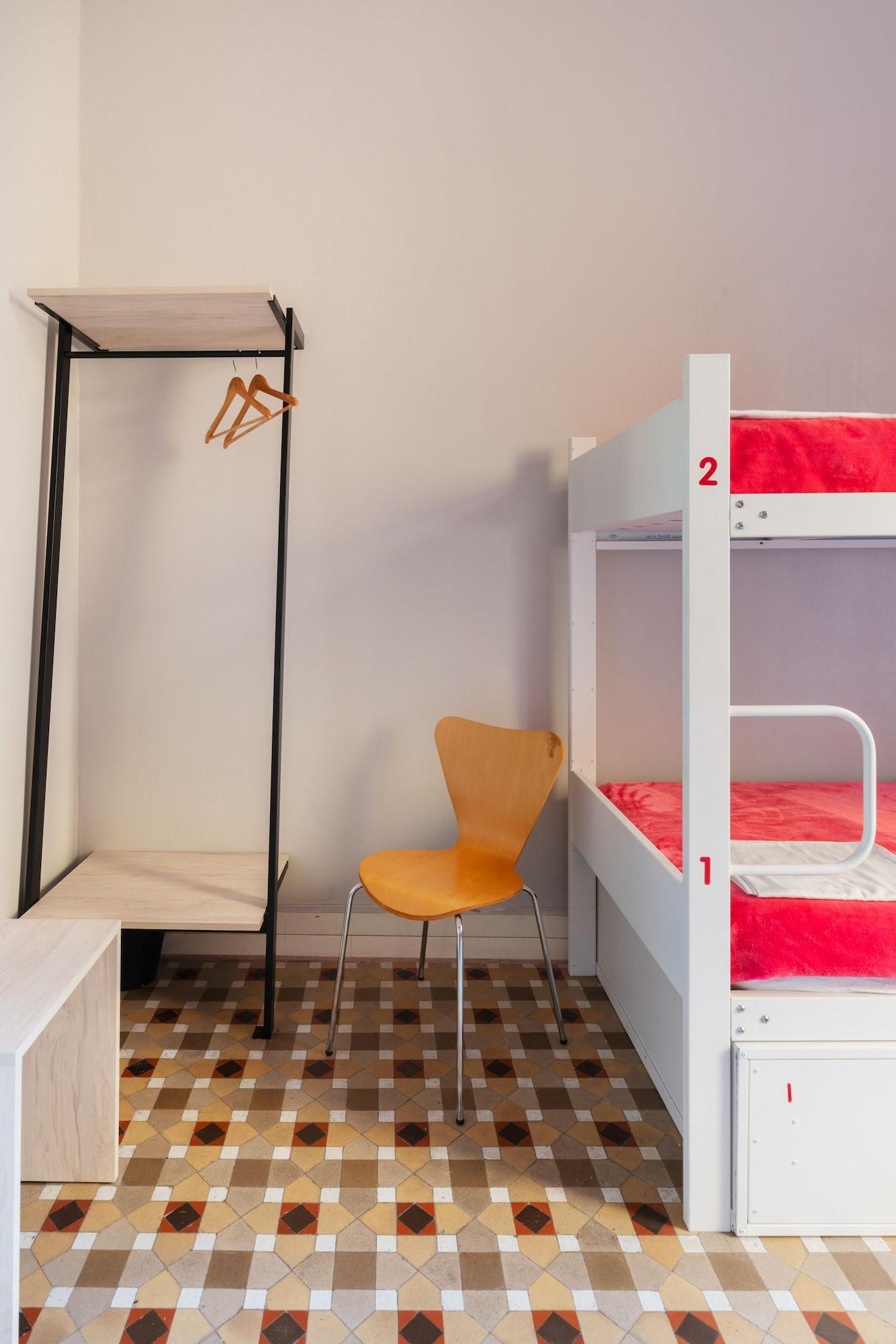 Red Nest Hostel *